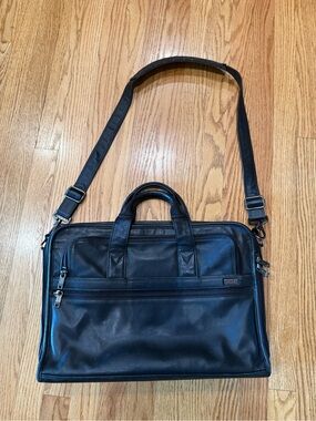 Tumi Alpha Nappa Large Black Leather Briefcase Organizer Padded
